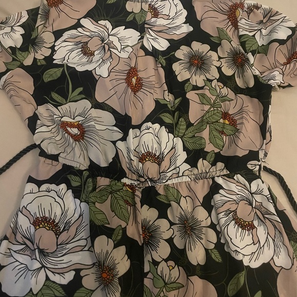 Forever 21 Maxi dress. Floral. Long sleeve with slits. Smoke free home. - Picture 6 of 10